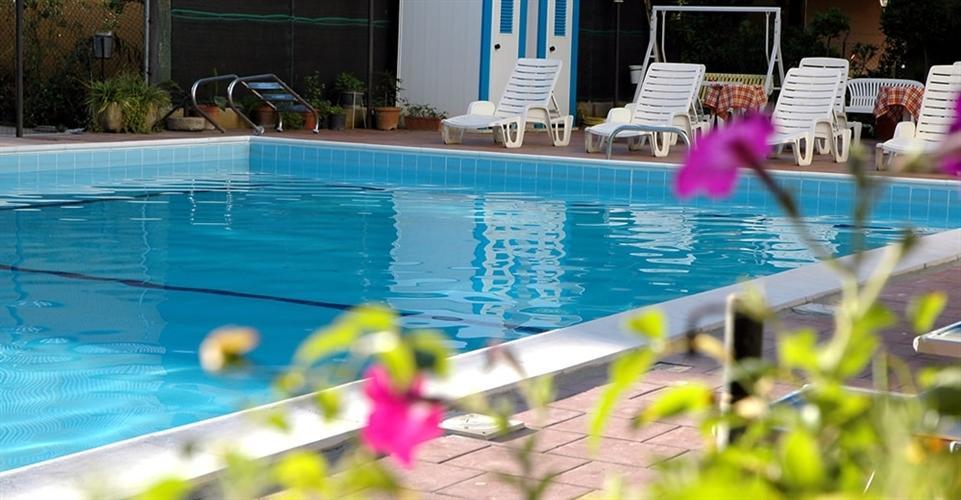 Hotel Roma Residenza 切尔维亚 外观 照片
