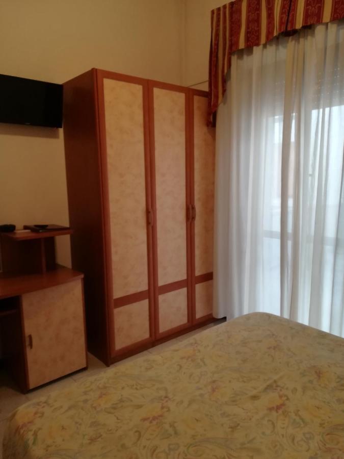 Hotel Roma Residenza 切尔维亚 外观 照片