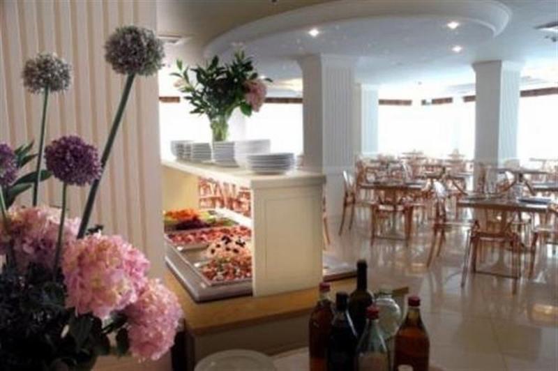 Hotel Roma Residenza 切尔维亚 外观 照片