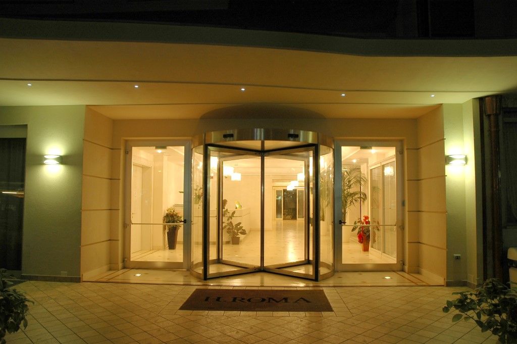 Hotel Roma Residenza 切尔维亚 外观 照片